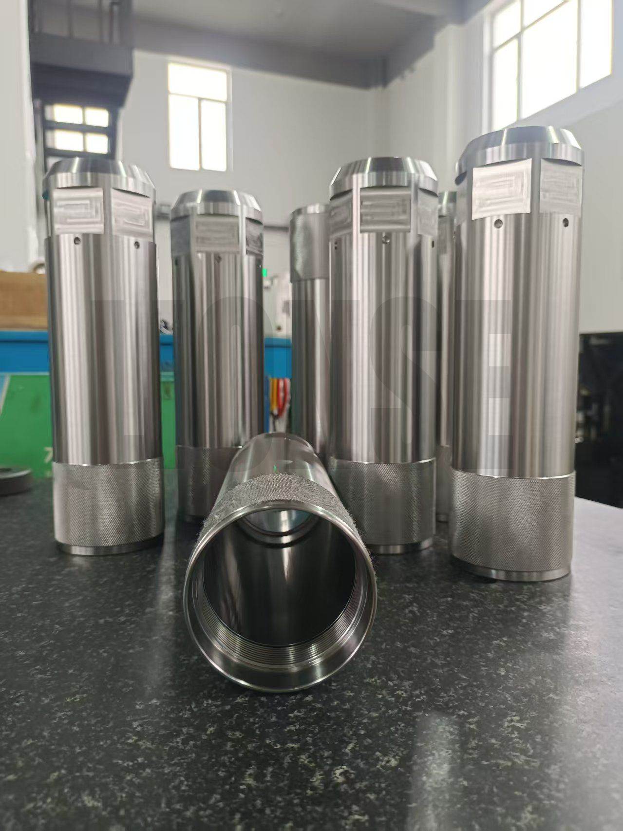 Precíziós menetes recés hüvely